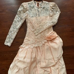 Vintage peach lace dress 8 SO cute!